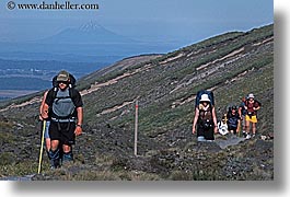 images/NewZealand/TongariroCrossing/hikers.jpg