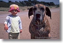 images/Topics/Pooches/BeachDogs/Owners/kid-n-dog.jpg