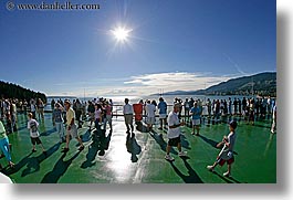 images/UnitedStates/Alaska/CruiseShip/People/crowds-on-deck-02.jpg
