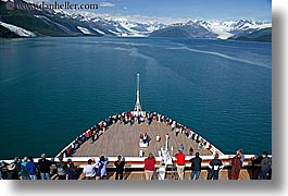 images/UnitedStates/Alaska/CruiseShip/People/crowds-on-deck-05.jpg