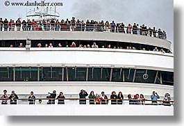 images/UnitedStates/Alaska/CruiseShip/People/crowds-on-deck-10.jpg