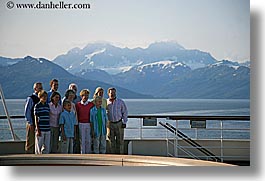 images/UnitedStates/Alaska/CruiseShip/People/people-on-deck-04.jpg