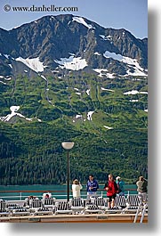images/UnitedStates/Alaska/CruiseShip/People/people-on-deck-07.jpg