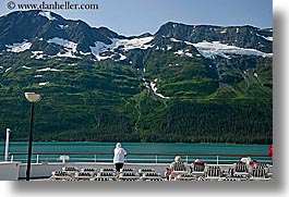 images/UnitedStates/Alaska/CruiseShip/People/people-on-deck-09.jpg