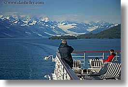 images/UnitedStates/Alaska/CruiseShip/People/people-on-deck-13.jpg