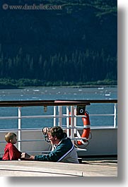 images/UnitedStates/Alaska/CruiseShip/People/people-on-deck-14.jpg