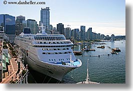 images/UnitedStates/Alaska/CruiseShip/cruise-ship-in-port-3.jpg