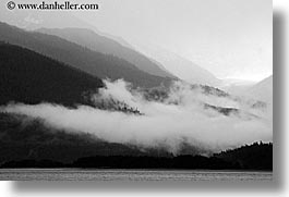 images/UnitedStates/Alaska/Fog/mountain-fog-n-water-02.jpg
