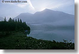 images/UnitedStates/Alaska/Fog/mountain-fog-n-water-13.jpg