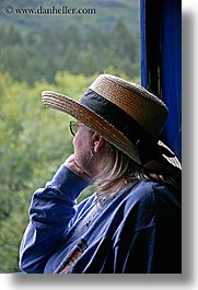 images/UnitedStates/Alaska/Train/woman-in-hat.jpg