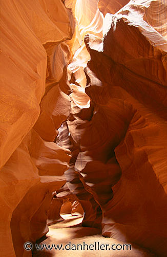 antelope_canyon-02.jpg