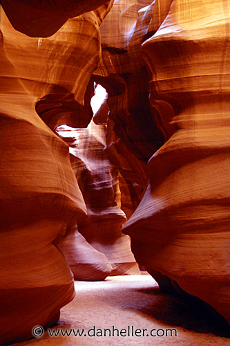 antelope_canyon-08.jpg