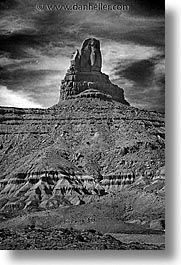 images/UnitedStates/Arizona/MonumentValley/monolith-bw.jpg