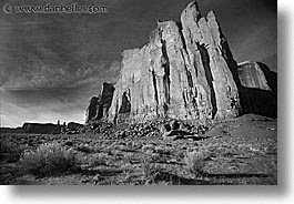 images/UnitedStates/Arizona/MonumentValley/monument-valley-wall-bw.jpg