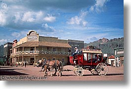 images/UnitedStates/Arizona/Tucson/OldTucsonStudios/Wagons/saloon-stg-coach-2.jpg