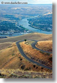 images/UnitedStates/Idaho/Landscapes/road-winding-around-tree-1.jpg