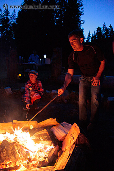 kids-roasting-marshmellows-07.jpg