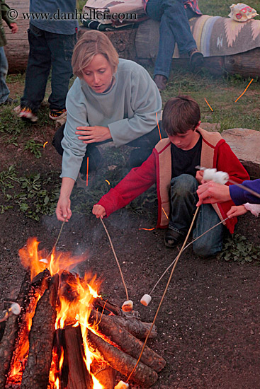 kids-roasting-marshmellows-11.jpg