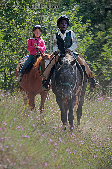 kids-riding-horses-7.jpg