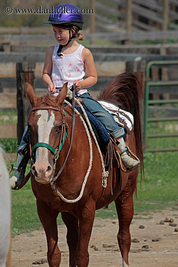 kids-riding-horses-8.jpg