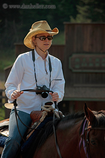 suzanne-riding-horse.jpg