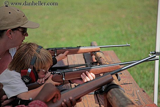 jack-shooting-a-rifle-04.jpg