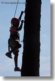 images/UnitedStates/Idaho/RedHorseMountainRanch/Activities/TreeClimb/christian-climbing-tree-3.jpg