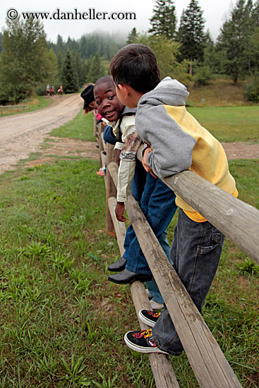 kids-on-fence.jpg