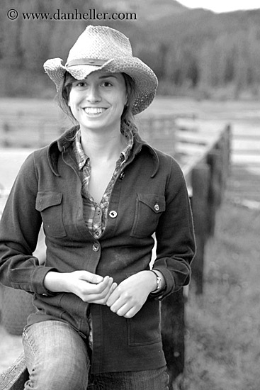 girl-in-cowboy_hat-1-bw.jpg