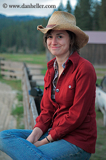 girl-in-cowboy_hat-2.jpg