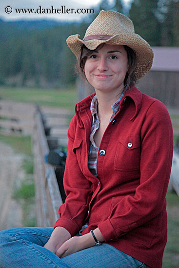 girl-in-cowboy_hat-3.jpg