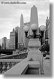 images/UnitedStates/Illinois/Chicago/Cityscapes/BW/lamp-post-cityscape-bw.jpg