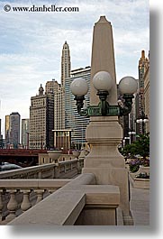 images/UnitedStates/Illinois/Chicago/Cityscapes/lamp-post-cityscape.jpg