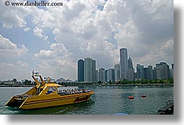 images/UnitedStates/Illinois/Chicago/Cityscapes/sea-dog-boat-cityscape-1.jpg