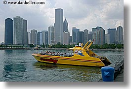 images/UnitedStates/Illinois/Chicago/Cityscapes/sea-dog-boat-cityscape-2.jpg
