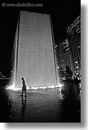 images/UnitedStates/Illinois/Chicago/MilleniumPark/CrownFountains/people-n-fntns-03-bw.jpg