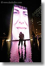 images/UnitedStates/Illinois/Chicago/MilleniumPark/CrownFountains/people-n-fntns-05.jpg
