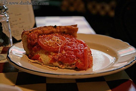 giordanos-pizza-3.jpg