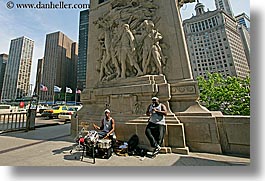 images/UnitedStates/Illinois/Chicago/People/clarinet-n-drums-2.jpg