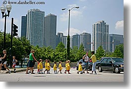 images/UnitedStates/Illinois/Chicago/People/kids-crossing-street-1.jpg