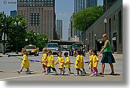 images/UnitedStates/Illinois/Chicago/People/kids-crossing-street-2.jpg