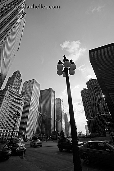 cityscape-streetlamp-3-bw.jpg