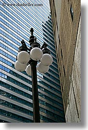 images/UnitedStates/Illinois/Chicago/Streets/LampLights/streetlamp-bldgs.jpg