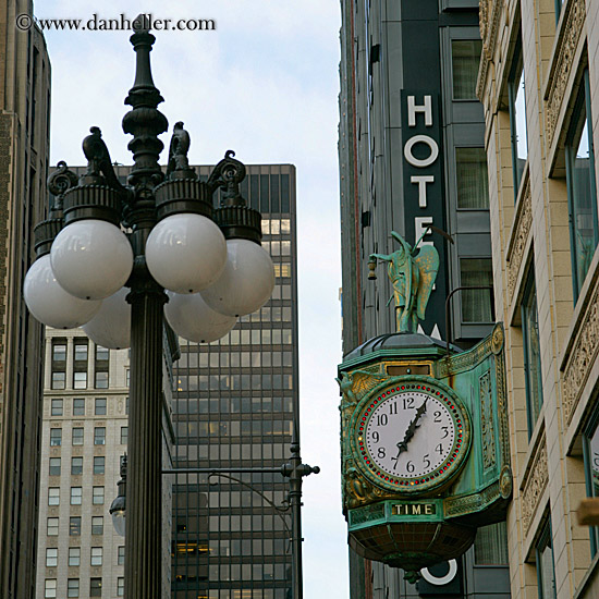 streetlamp-clock-1.jpg