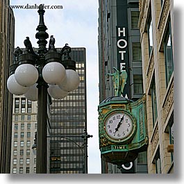 images/UnitedStates/Illinois/Chicago/Streets/LampLights/streetlamp-clock-1.jpg