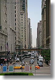 images/UnitedStates/Illinois/Chicago/Streets/bldgs-n-traffic.jpg