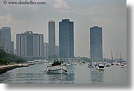 images/UnitedStates/Illinois/Chicago/WaterFront/boats-n-city.jpg