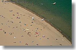 images/UnitedStates/Illinois/Chicago/WaterFront/ppl-on-beach-1.jpg