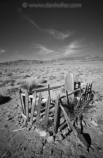 cerro-gordo-grave-2-bw.jpg