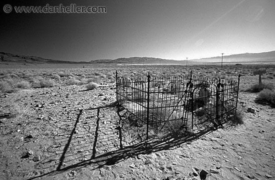 cerro-gordo-grave-3-bw.jpg